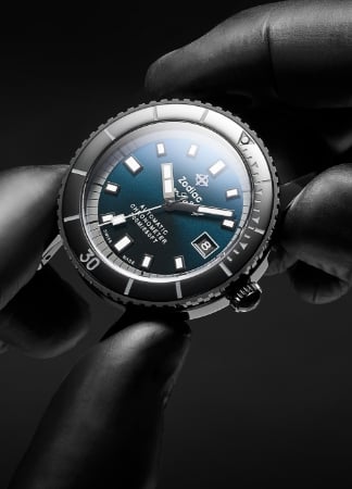 Detail shot of the Super Sea Wolf Compression Ceramic watch